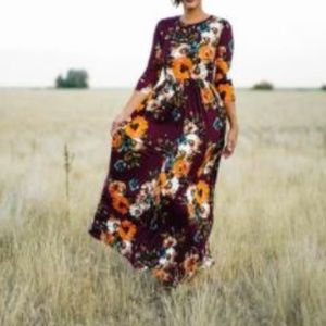 The Sienna Floral Maxi in Wine, Tara Lynn, EUC 4XP